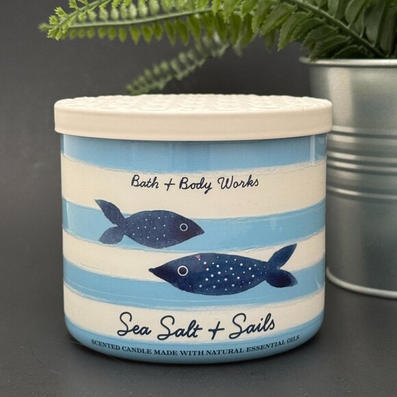 BBW Sea Salt & Sails Bath & Body Works 3 Wick Candle - Picture 1 of 10